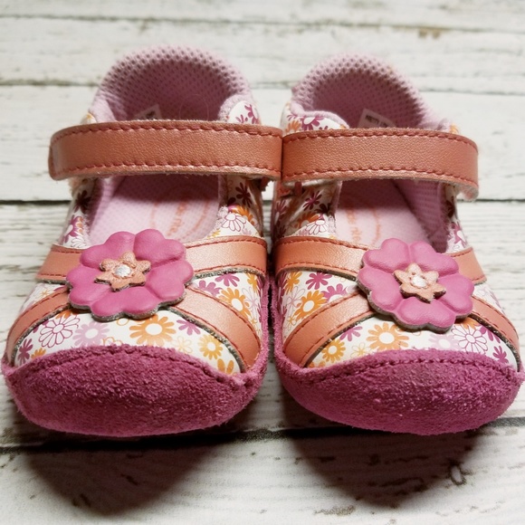 ***SOLD***Stride Rite Mary Janes Size 3 - Picture 2 of 4